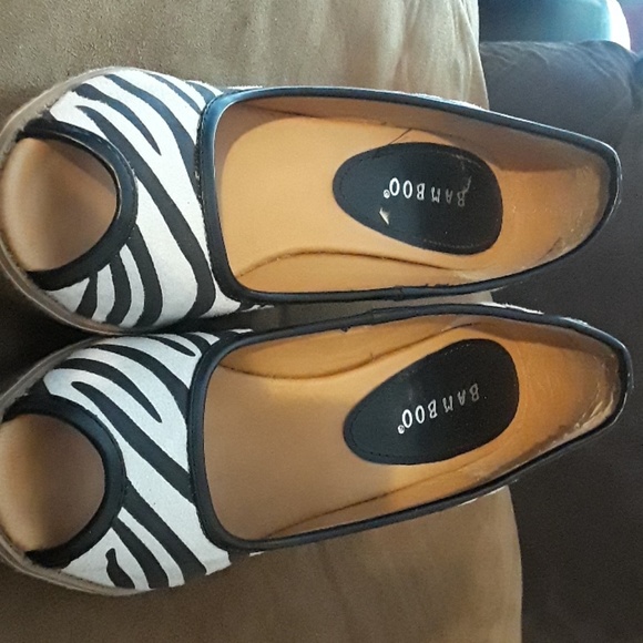 Bamboo Shoes - Zebra striped wedge heel (71/2)